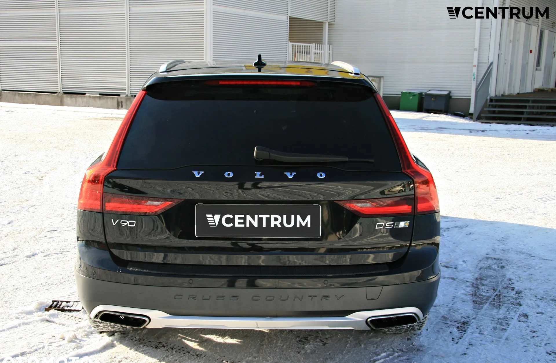 Volvo V90 Cross Country cena 149900 przebieg: 139560, rok produkcji 2018 z Jeziorany małe 172